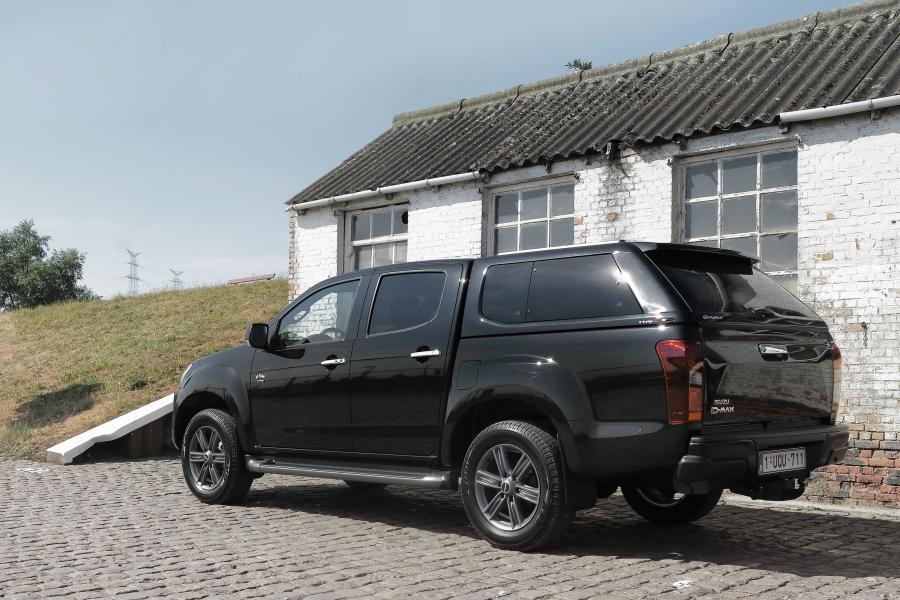  Isuzu D-Max LXS Life Double Cab 2017 года  (EU) (фото 7 из 20)